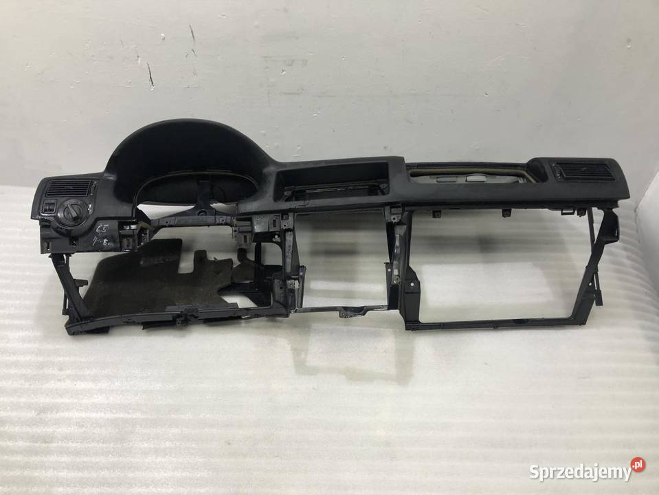 DESKA RODZIELCZA KONSOLA VOLKSWAGEN GOLF IV Deski rozdzielcze, konsole