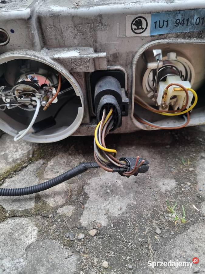 Reflektory lampy przednie Skoda Octavia 1 Dąbrowa Górnicza sprzedam