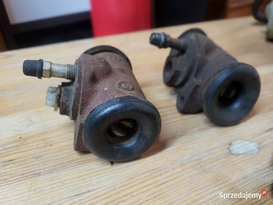 Syrena fabrycznie nowe cylinderki przednie przód Chodzież