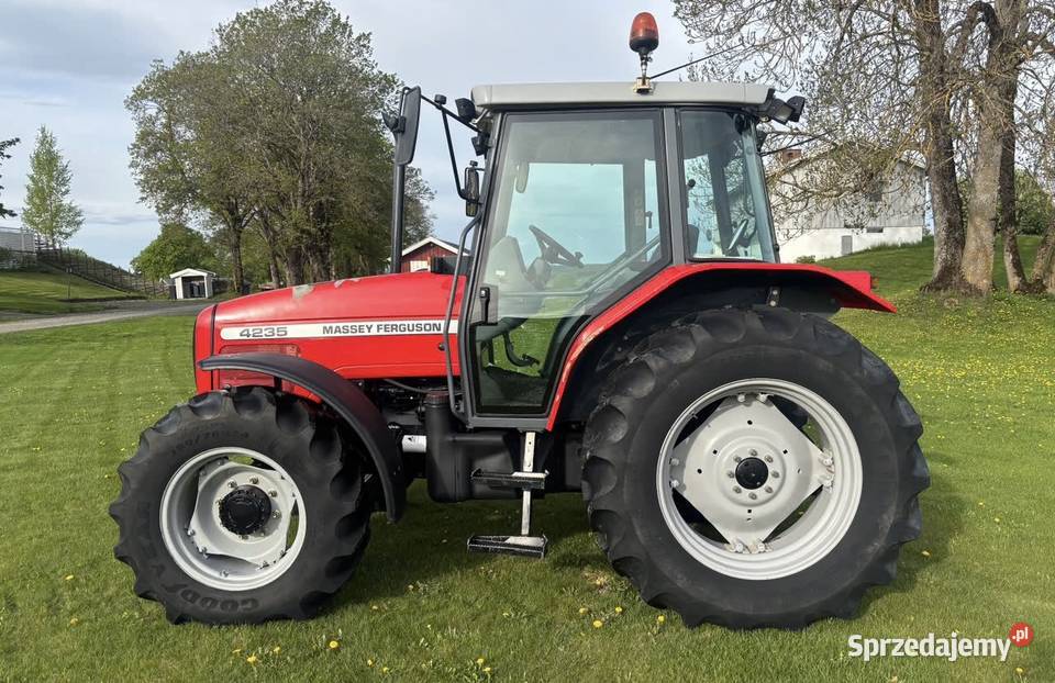 tractor Massey Ferguson 4235 Wrocław