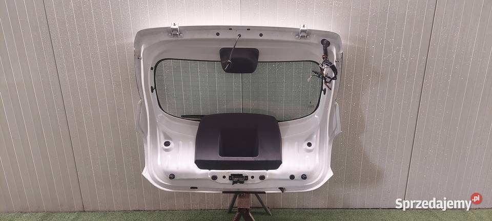 TYLNA KLAPA KOMPLETNA DACIA SANDERO II 1221 LAK osobowe Międzychód