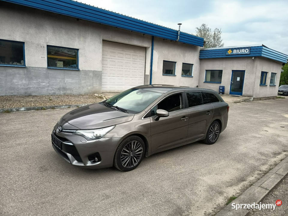 Toyota Avensis Bezwypadkowy biksenon skóra stan lubelskie Janów Lubelski sprzedam