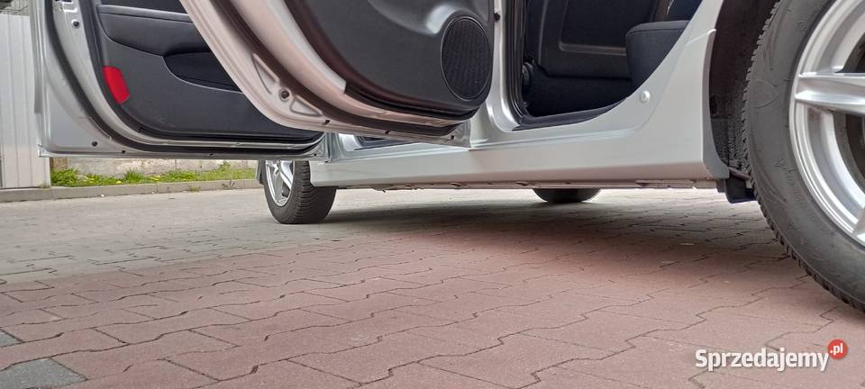 Hyundai i30 14 benzyna 109 2011 Niski Przebieg Radomsko