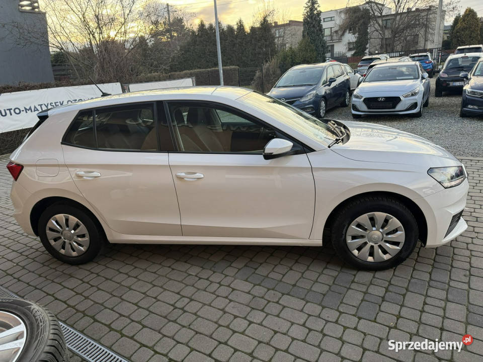 koda Fabia 10 65 Klima CarPlay Ledy Vat23 Serwis podgrzewane fotele Orzech