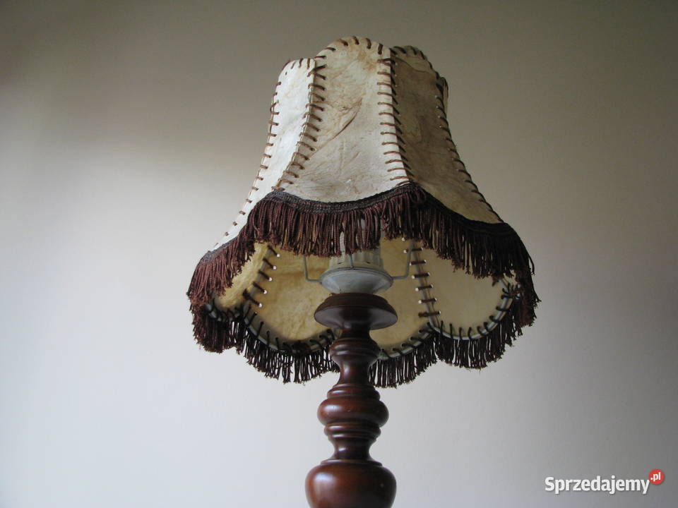 Stara lampa stołowa stojąca z abażurem ze skóry małopolskie Brzegi