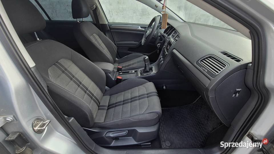 Volkswagen Golf VII 16 TDi 110 CD Warszawa