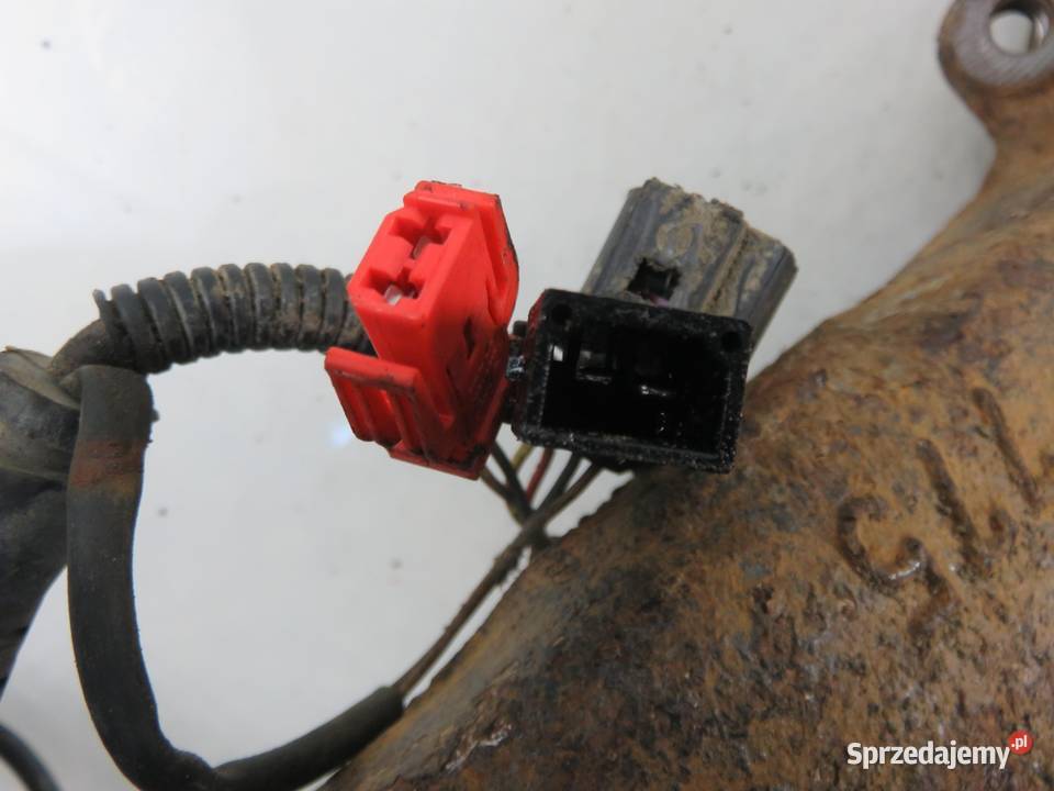 ZWROTNICA PIASTA PRZEDNIA PRAWA AUDI A6 C5 24 Piasty i łożyska kół