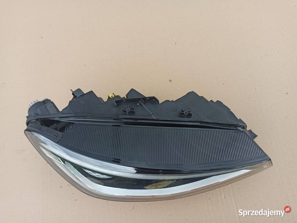VW ID4 REFLEKTOR PRAWY LAMPA PRAWA FULL LED lampy przednie Bieleń
