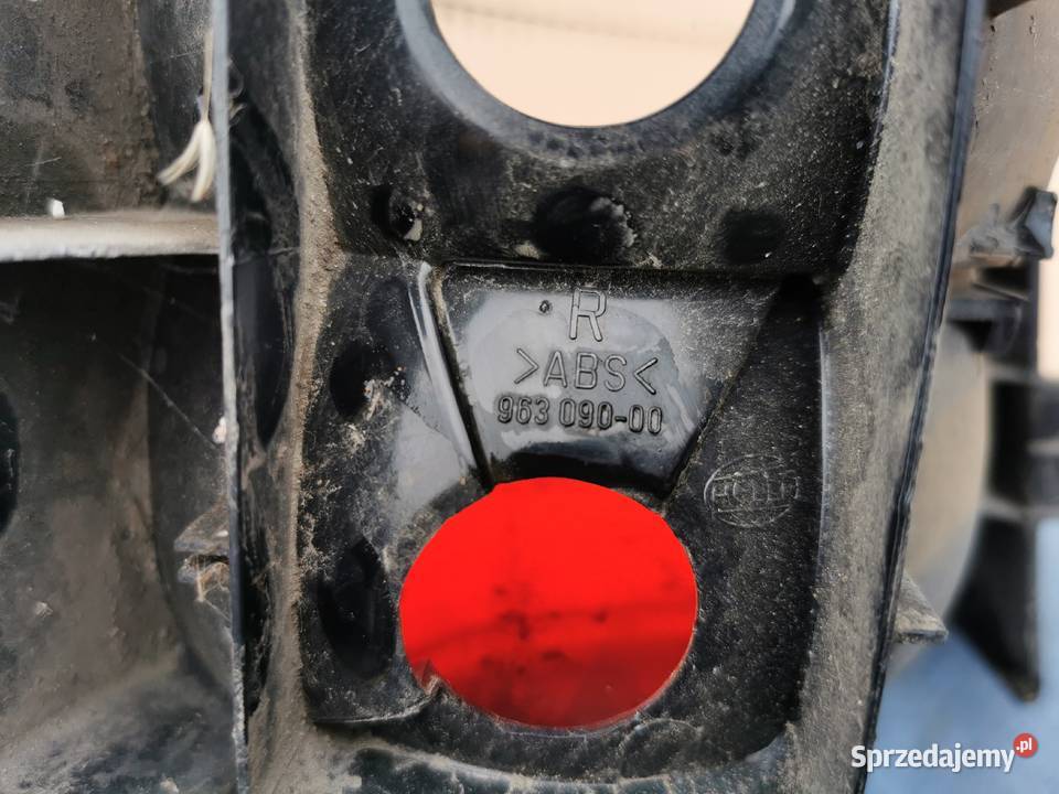 Lampa tył tylnia rh prawa MercedesBenz ML w163 Sieraków