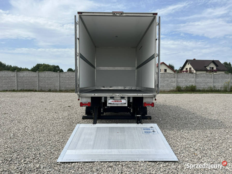 Iveco Daily 70C18 Winda1tona Kontener 8 palet Daleszyce sprzedam