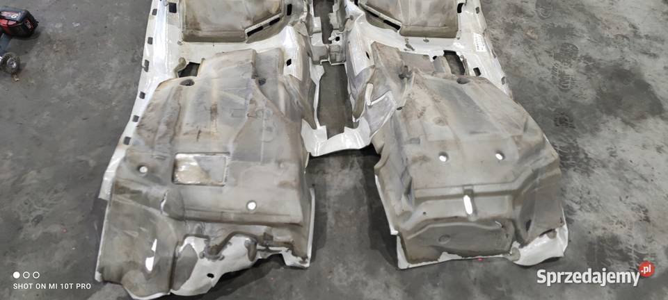 DYWAN WYKŁADZINA AUDI A1 5DRZWI 8X4863367K EU7 Przystajń