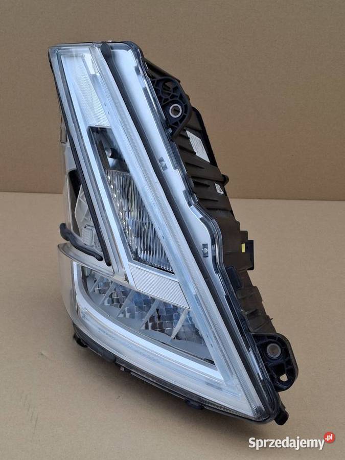 VOLVO FH5 FH 5 REFLEKTOR PRAWY LAMPA PRAWA FULL Bieleń