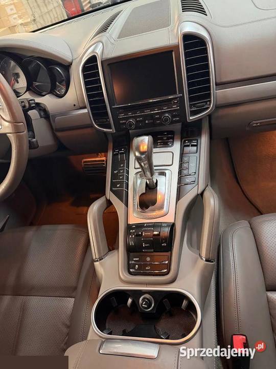 Porsche Cayenne 48 benzyna 400 2010r Faktura VAT Dobroszyce sprzedam
