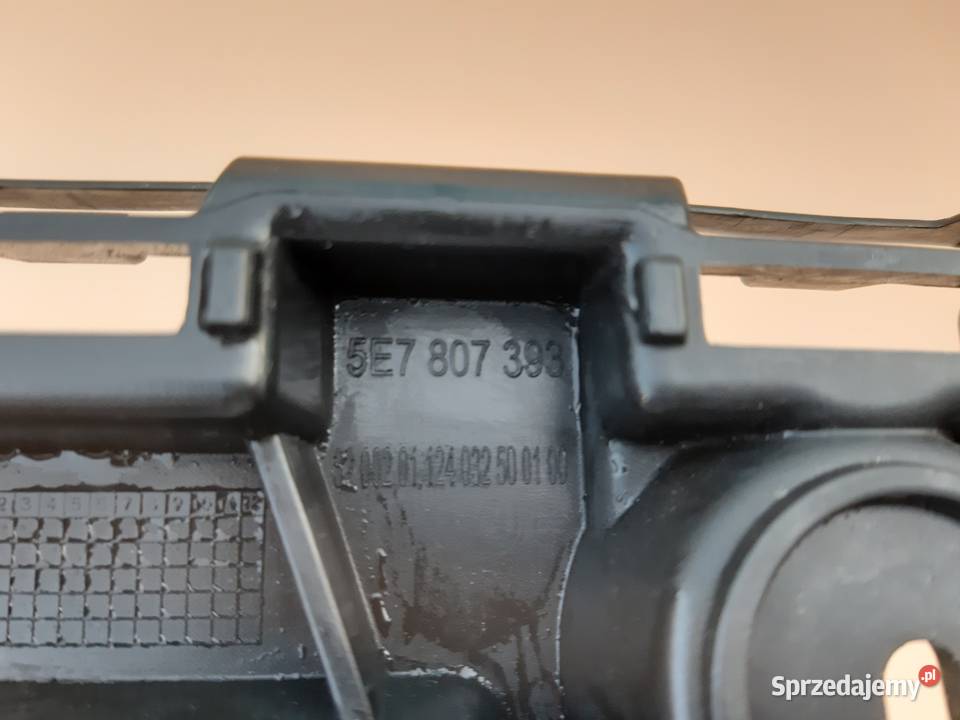 SKODA OCTAVIA IV KOMBI ŚLIZG ZDERZAKA LEWY TYŁ Trzciel