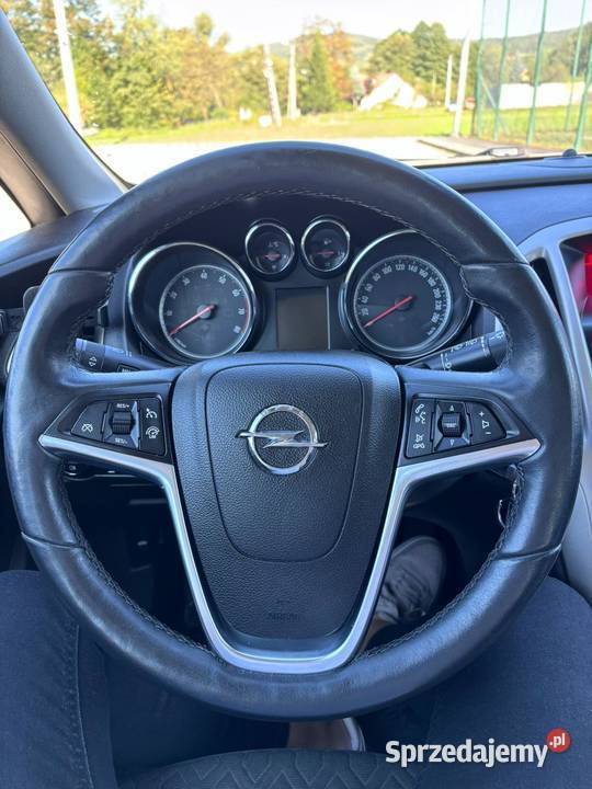 Opel Astra J Sports Tourer 14 Turbo 140 Iwkowa
