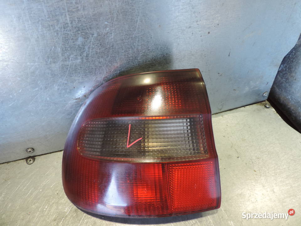 VOLVO V40 I LAMPA LEWY TYŁ lewe Części samochodowe Nowy Sącz