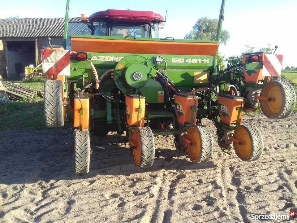 Siewnik punktowy pneumatyczny do kukurydzy