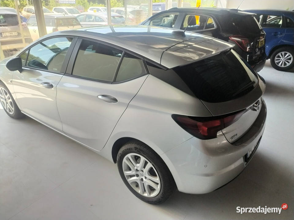 Opel Astra Enjoy 14 125 salon Bezwypadkowy manualna Łódź sprzedam