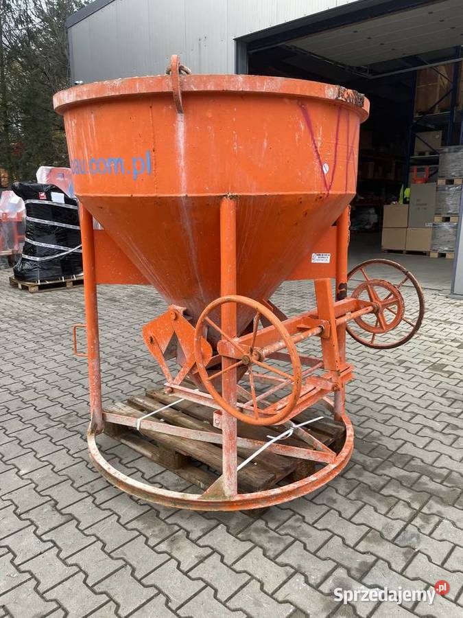 Pojemnik Zbiornik do betonu dźwigowy lej kubeł pełny VAT Ślesin