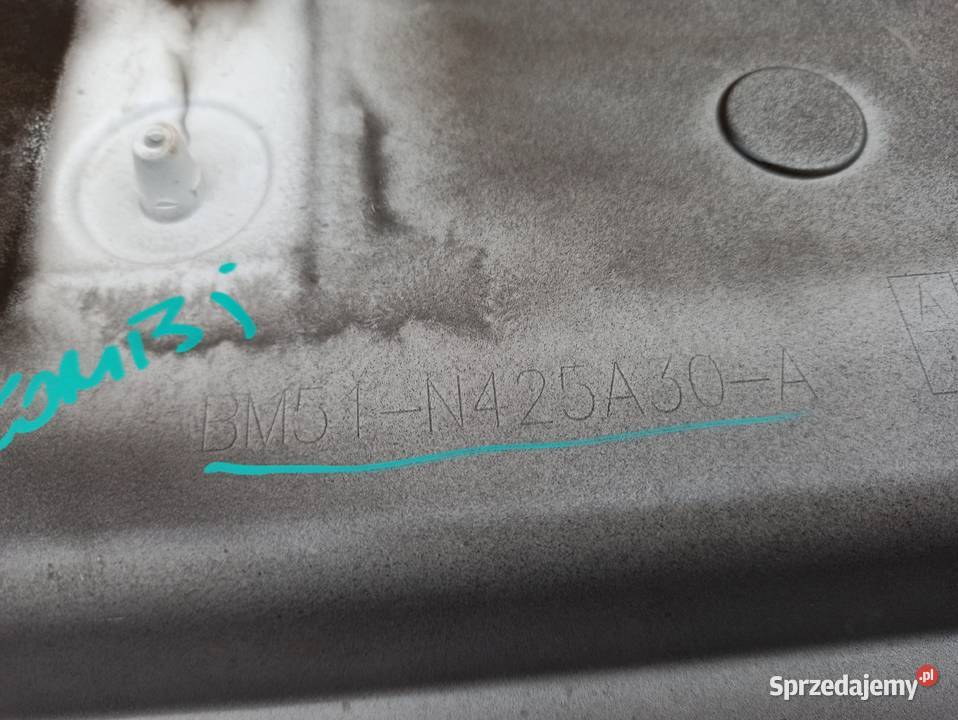 FORD FOCUS MK3 KOMBI BLENDA OSŁONA KLAPY TYŁ Bieleń