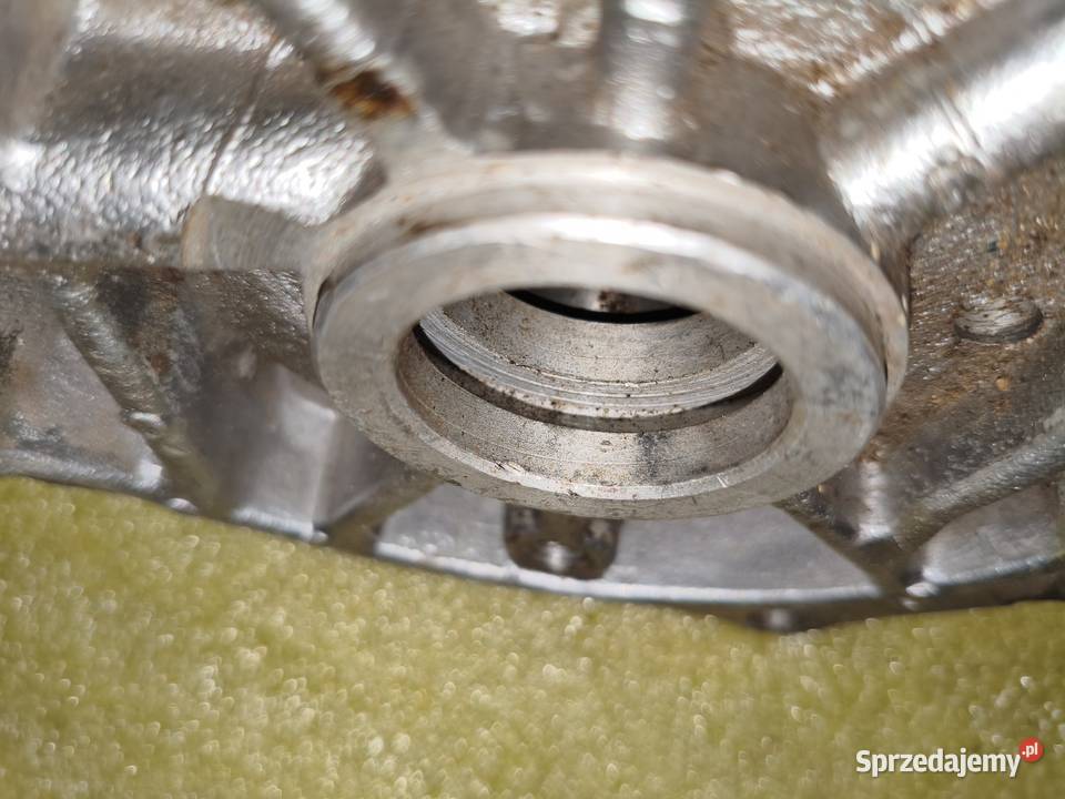 Przednia podpora wału korbowego Dniepr MT K650 Łożyska silnika sprzedam