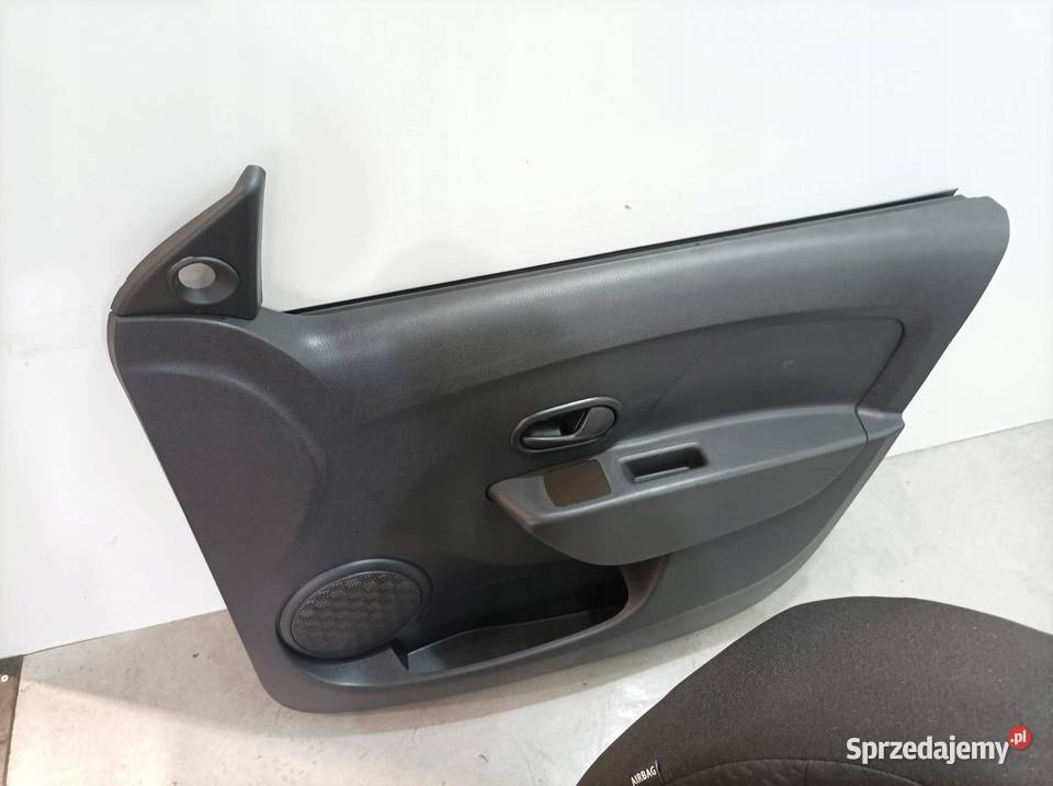 FOTELE PRZÓD KANAPY BOCZKI PRZÓD SEDAN Dacia świętokrzyskie