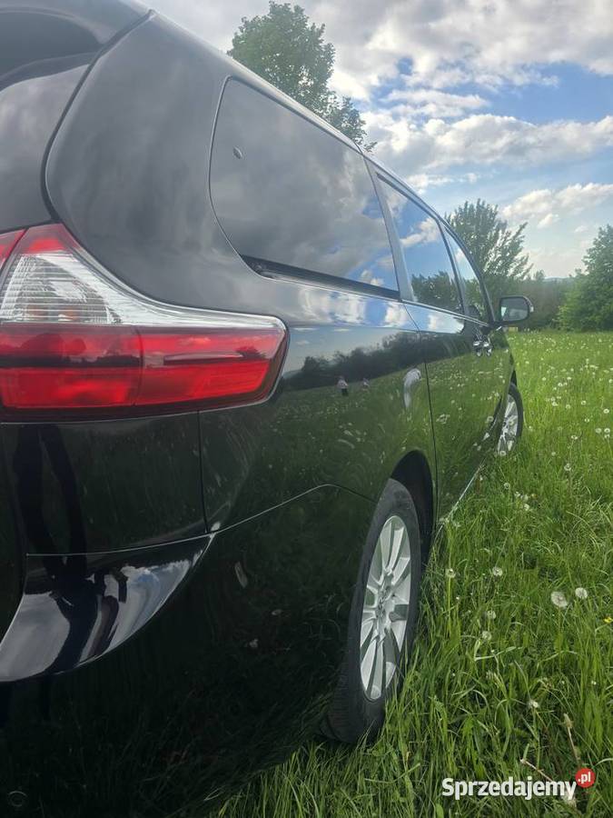 Toyota sienna limited awd Karpacz