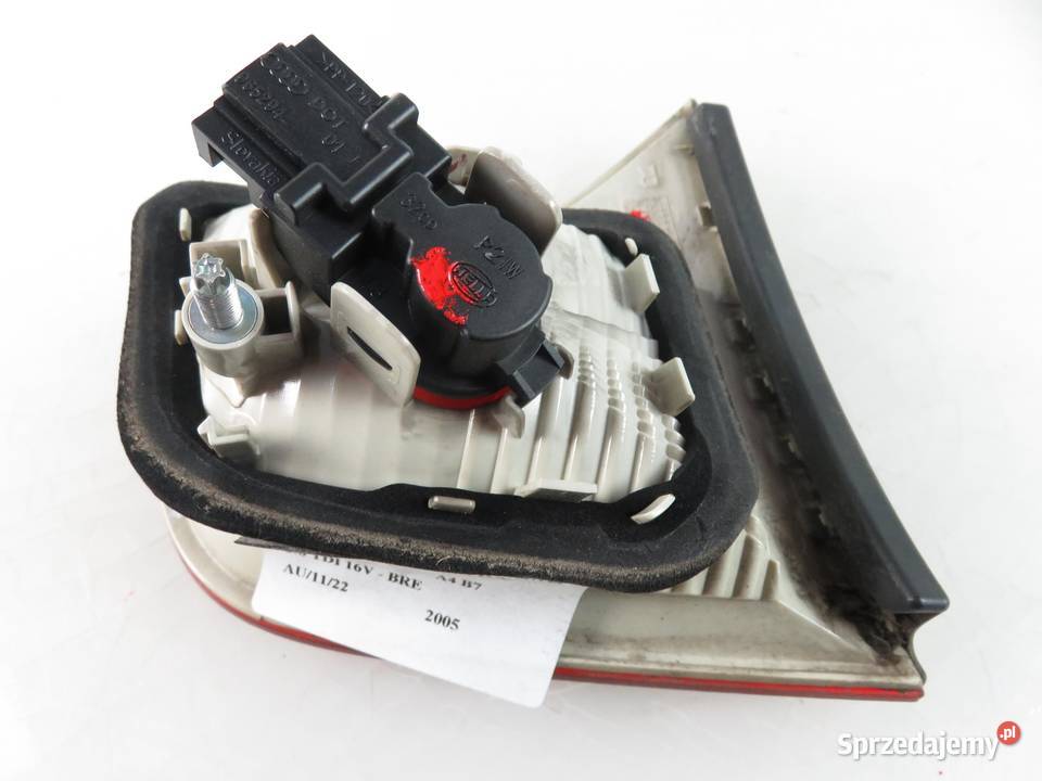 LAMPA PRAWA TYLNA KLAPA AUDI A4 B7 8E5945094A