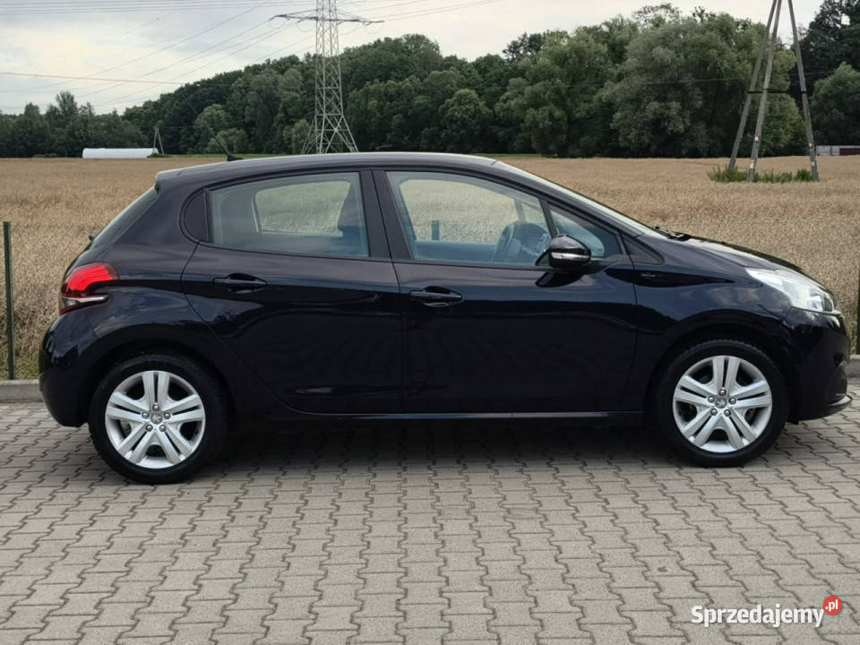 Peugeot 208 12 benzyna 82 NISKI PRZEBIEG Kęty