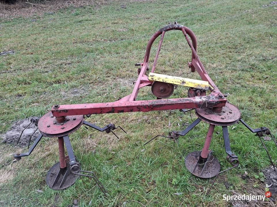 Karuzela do siana nieuszkodzony Zgrabiarki i przetrząsacze Kamień Krajeński