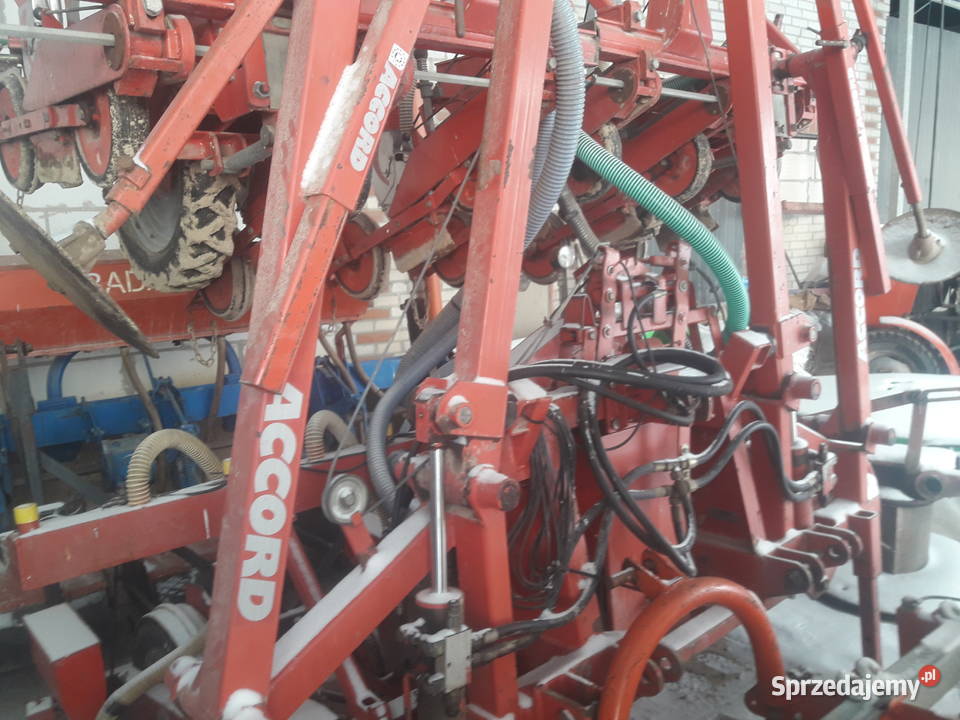 Sprzedam siewnik do buraków Piaski