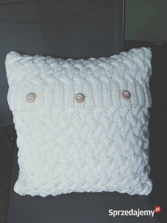 Poduszka dekoracyjna kremowa zapinana na guziki Jerzykowo