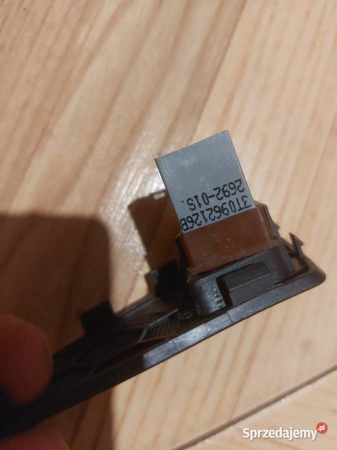 WŁĄCZNIK CENTRALNEGO ZAMKA 3T0962126B SUPERB II Motoryzacja Lublin