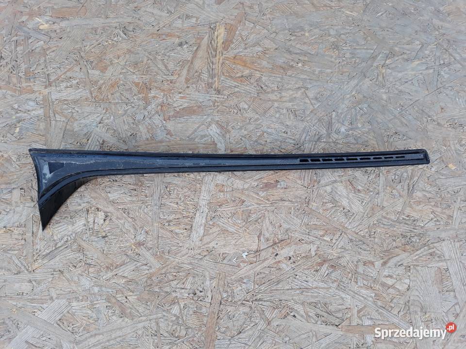 SKODA SCALA LISTWA KLAPY BAGAŻNIKA LEWA TYŁ LEWY listwy boczne Międzychód