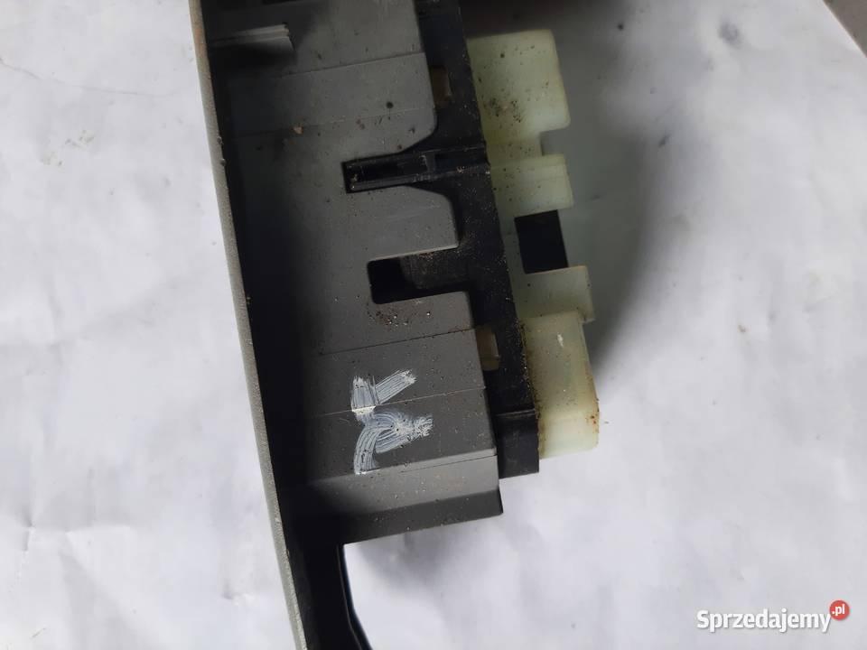 TOYOTA AVENSIS VERSO 0103 przełącznik panel szyb Ksawerów