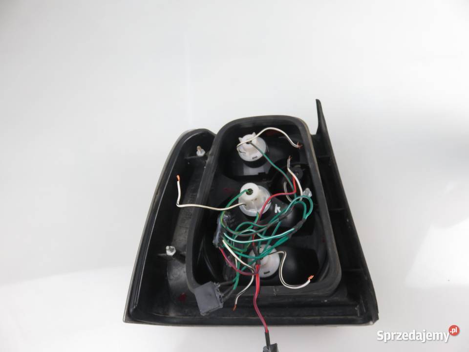 LAMPA PRAWA TYLNA VW PASSAT B5 3B2 osobowe