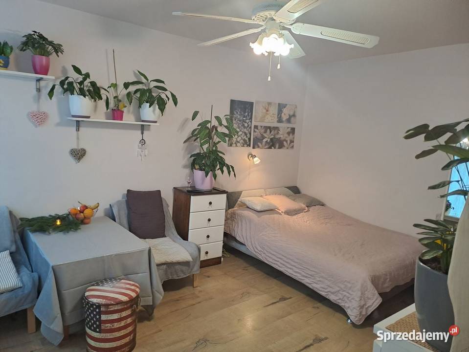 ładna kawalerka remoncie na Dąbrowie Rok budowy 1970 Sprzedaż łódzkie Łódź