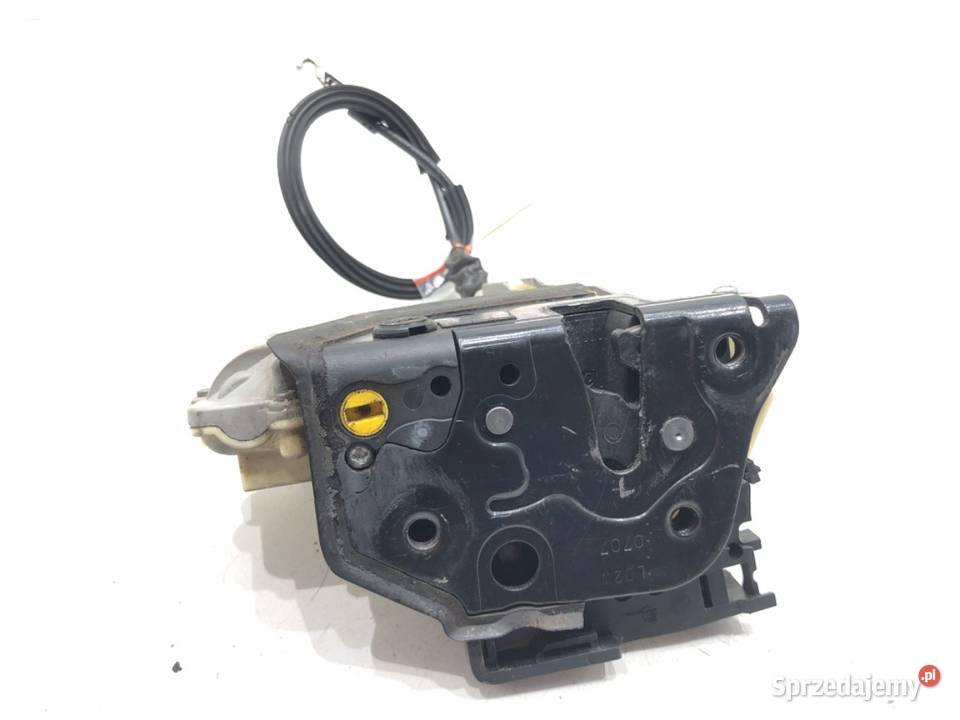 ZAMEK DRZWI LEWY TYŁ VW PASSAT B6 Kombi 0511 sprzedam