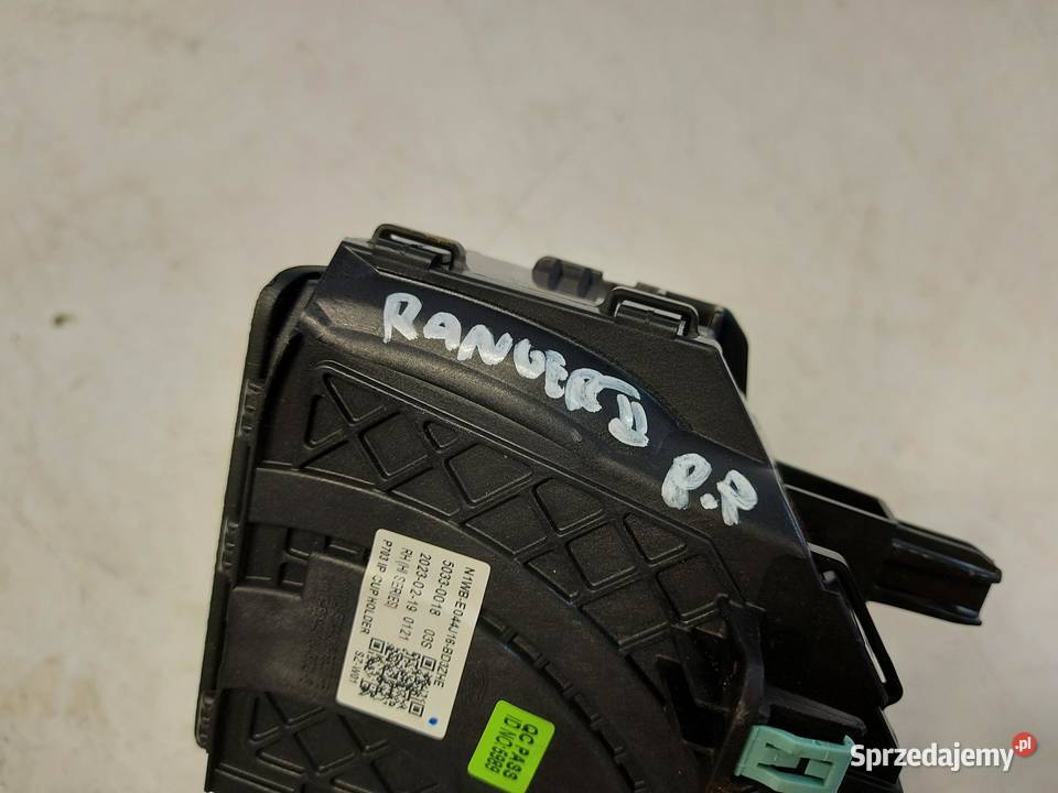 Ford Ranger VI 6 2024r UCHWYT NA KUNKI NAPOJE