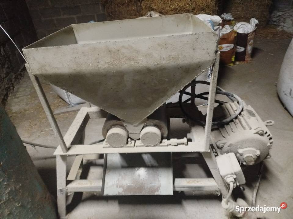 Gniotownik do zboża młynek śrutownik Turkowice