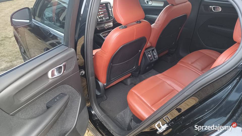 Volvo XC40 INSCRIPTION 20 D3 czerwona skóra Janowiec Wielkopolski