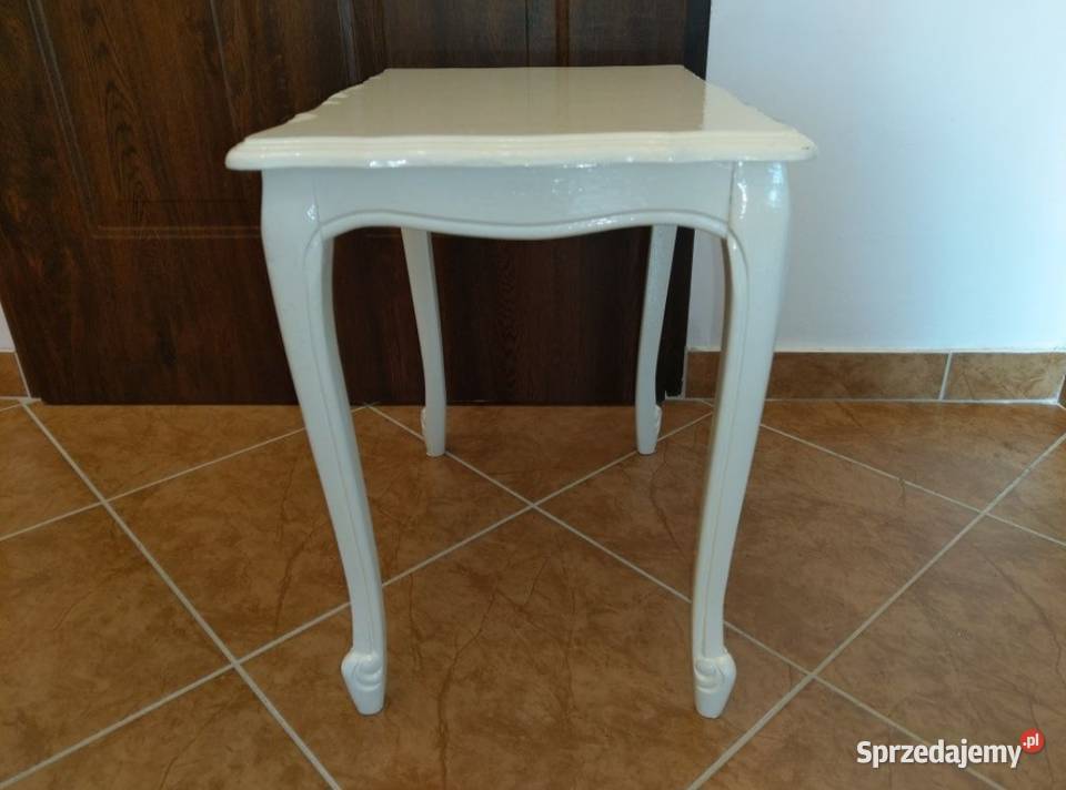 Krzesełko siedzisko taboret biały Ludwikowski Kołobrzeg