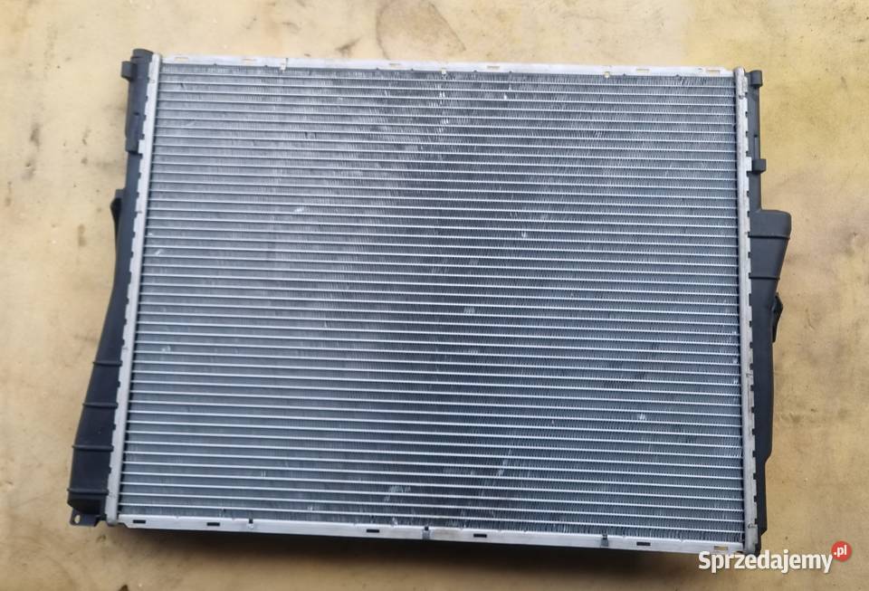 Chlodnica wody Behr BMW e46 automat 316330 nowa Włocławek