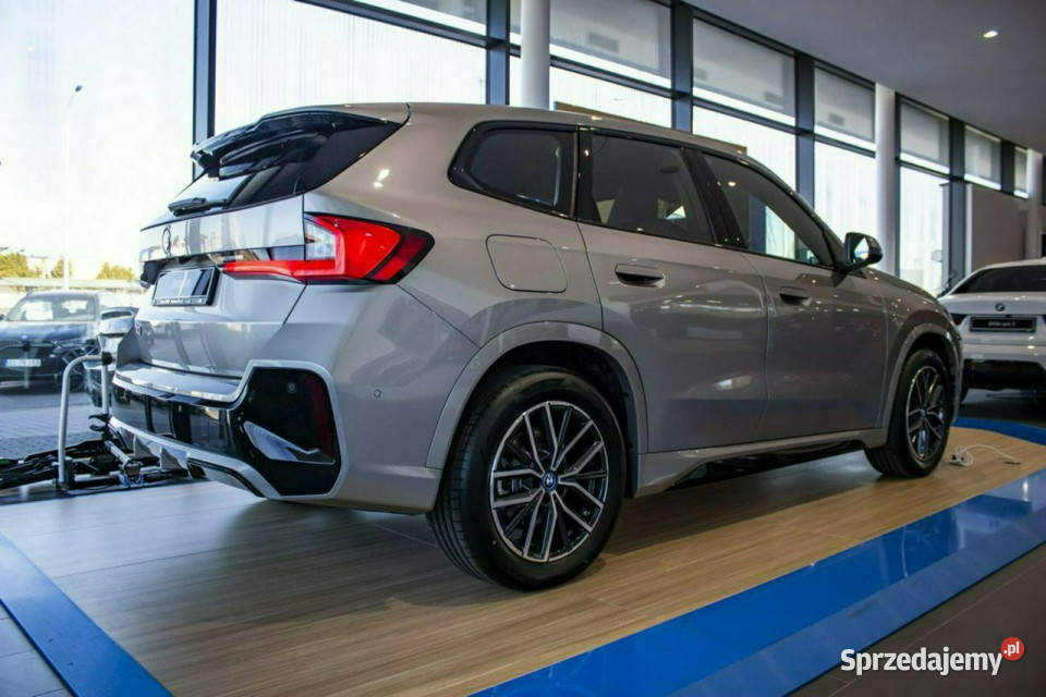 BMW iX1 iX1 xDrive30 z ratą już 1060 netto gniazdo AUX Łódź