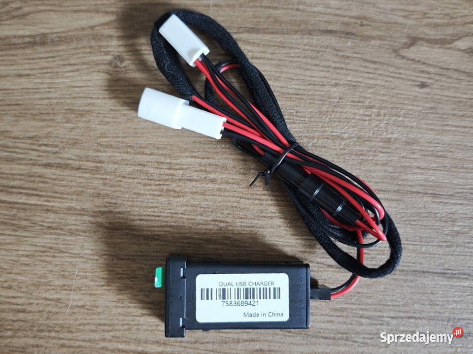 Ładowarka USB voltomierz TOYOTA Camry Land Białystok