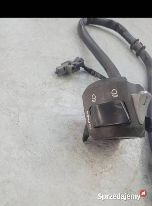 Honda VFR 1200 F 1200F 0916 PRZEŁĄCZNIK LEWY Nowy Tomyśl sprzedam