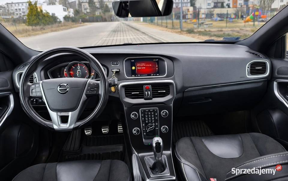 Volvo V40 2018 20 Diesel R DESIGN blokada skrzyni biegów Radomsko sprzedam