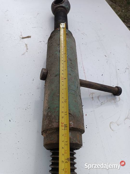 Śruba rzymska masywna rurowa trapezowa Błaszki