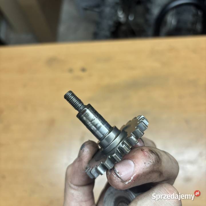 Wałek Pompy wody nowy Honda CR 125 Bielawa