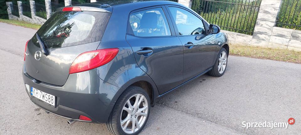 Mazda 2 13